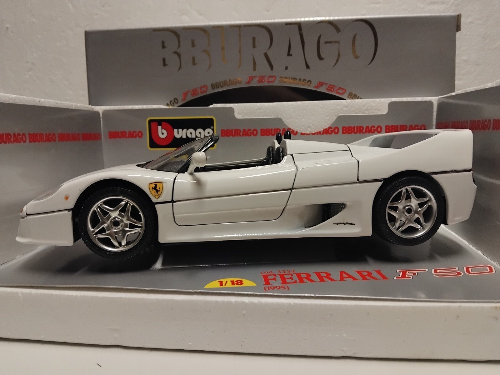 Ferrari F50 Spyder rare white colour Bburago metal 1:18 KRD, Ophalen of Verzenden, Zo goed als nieuw, Auto, Bburago