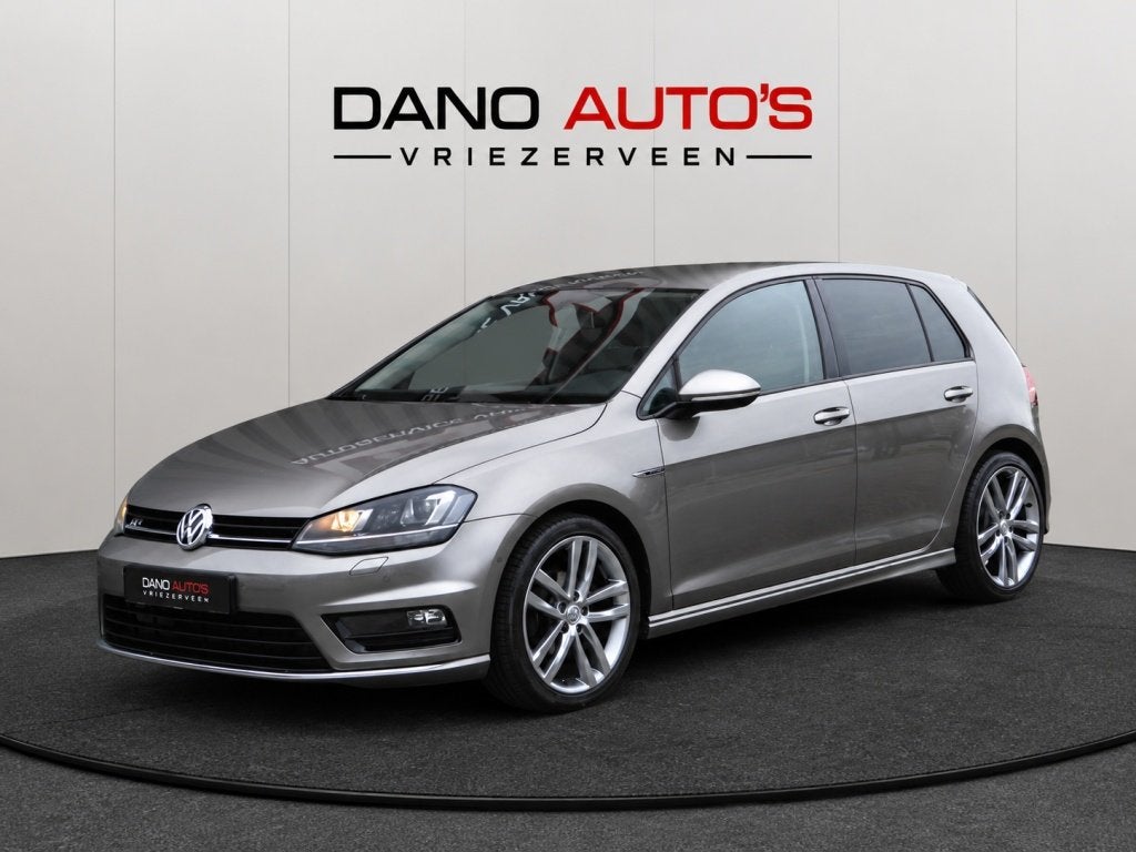 Volkswagen Golf 1.2 TSI DSG R-Line Lounge LED/Navi/18''inch, Auto's, Automaat, Dealer onderhouden, Stof, Gebruikt