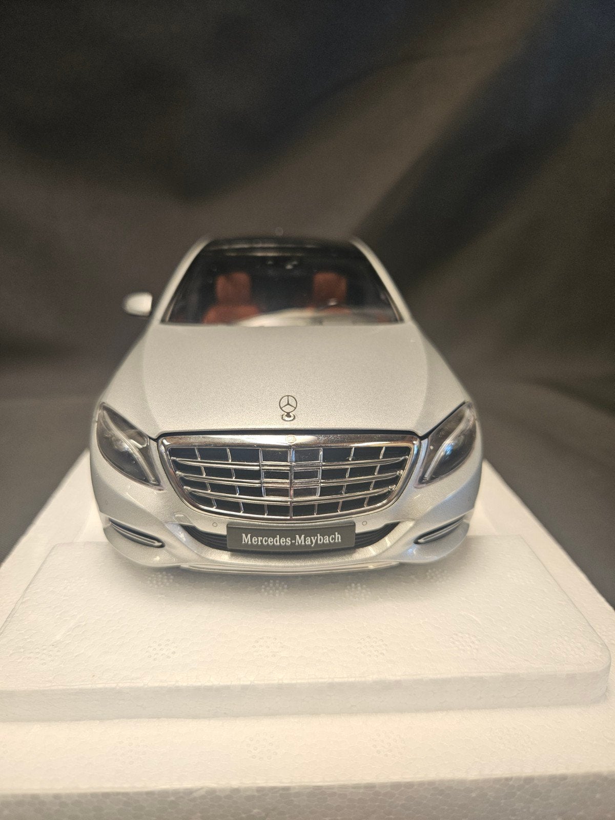 Autoart Mercedes-Maybach S-Klasse (S600) Zilver 1:18, Hobby en Vrije tijd, Modelauto's | 1:18, Auto, Autoart, Ophalen of Verzenden