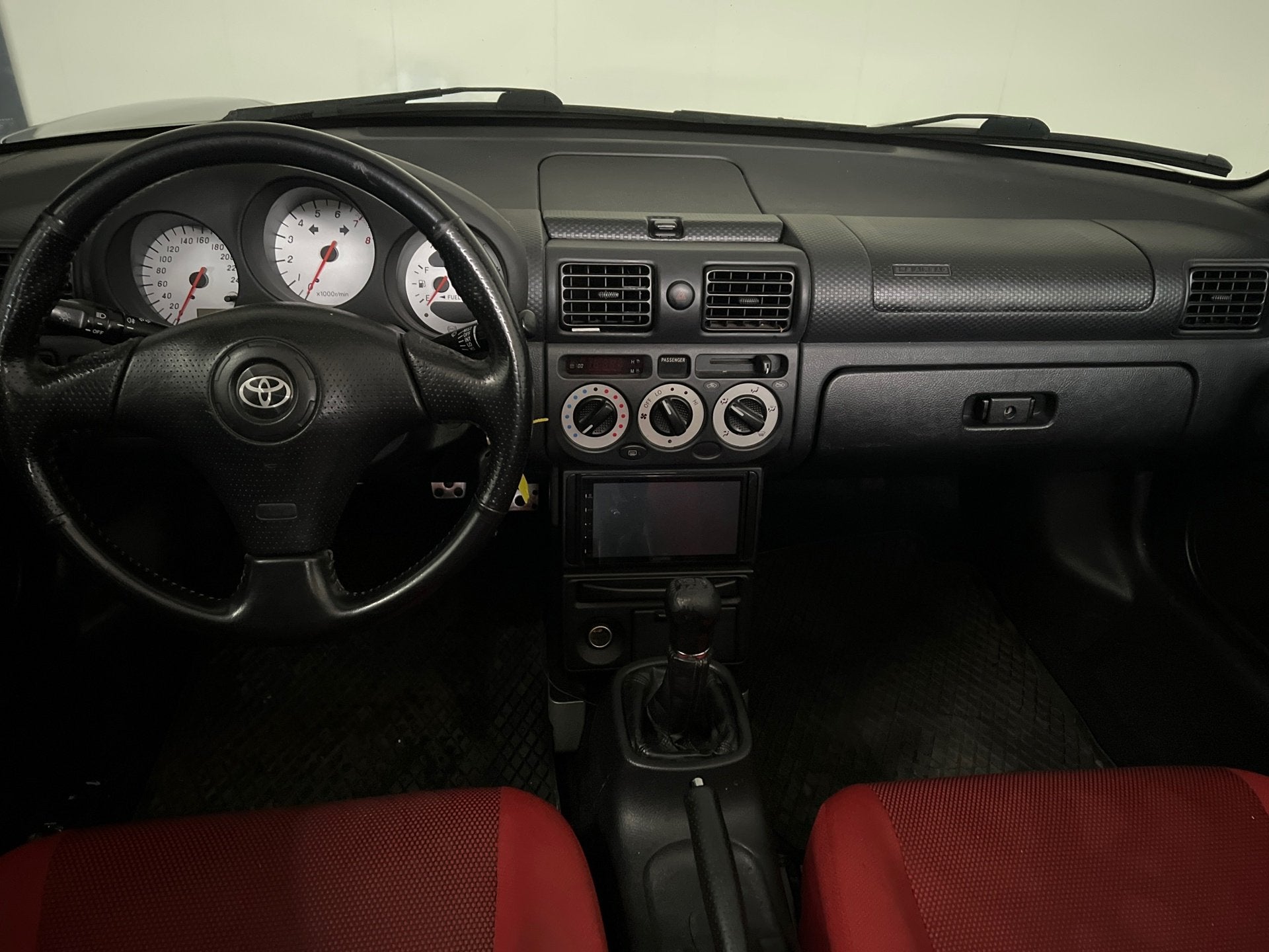 Toyota MR 2 1.8-16v VVT-i Mooie kap Nette auto, Auto's, Gebruikt, Cabriolet, Bedrijf, Handgeschakeld