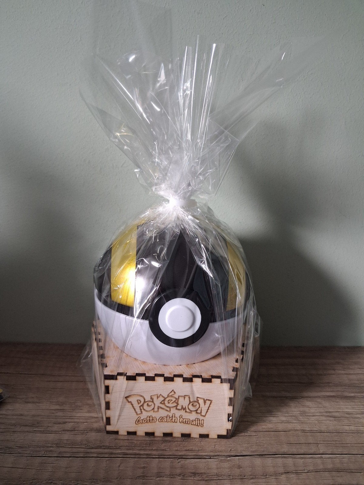 pokeball tin met pokemonkaarten + munt, Ophalen of Verzenden