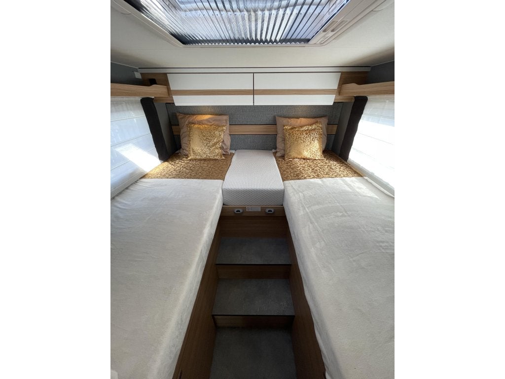 Dethleffs Just 90 T 7052 EB ENKELE BEDDEN+HEFBED 9T AUTOMAAT, Automaat, Fiat, 7 tot 8 meter, Bedrijf