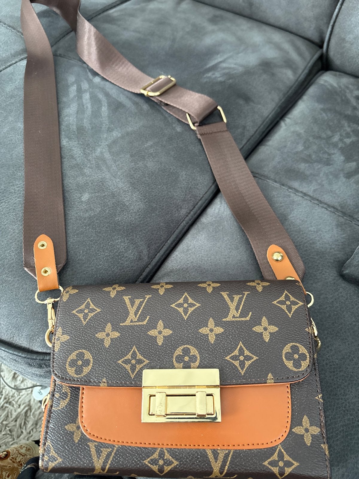 Stijlvolle Schoudertas, Sieraden, Tassen en Uiterlijk, Tassen | Damestassen, Ophalen of Verzenden, Zo goed als nieuw, Bruin, Schoudertasje