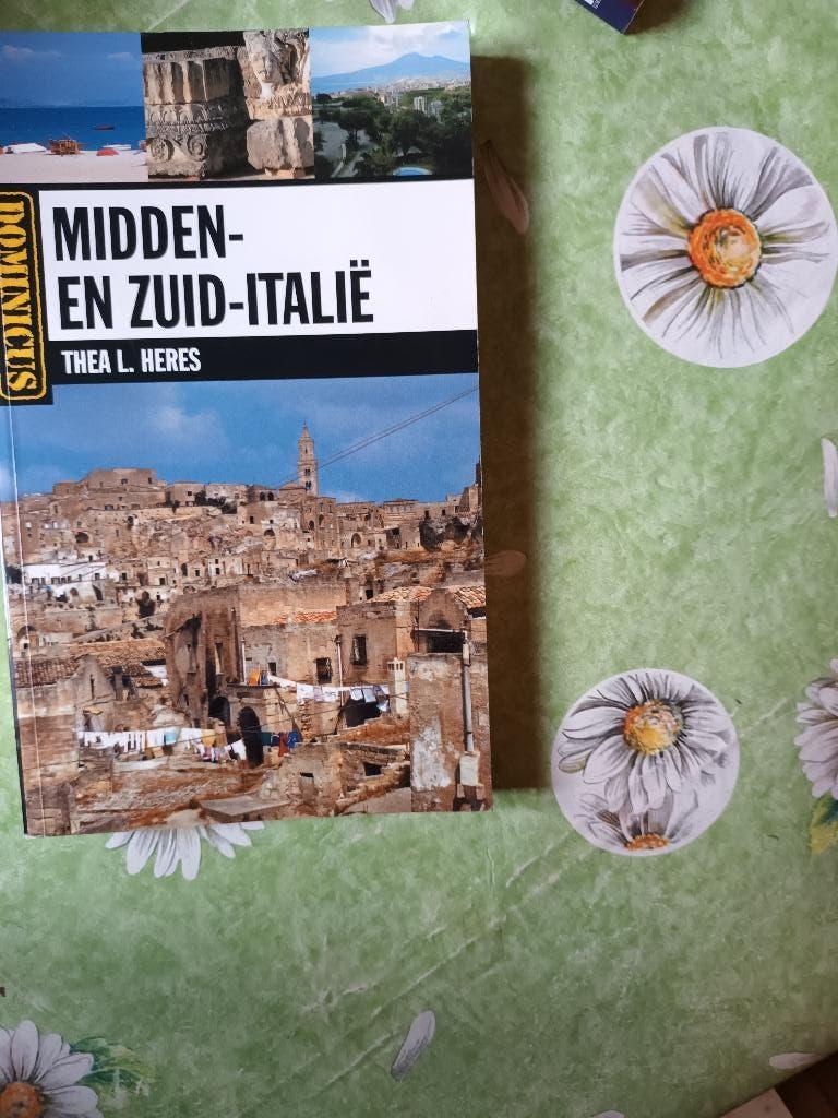 Midden en zuid Italie Reisgids Dominicus. Rome Napels Apulie, Boeken, Overige merken, Europa, Ophalen of Verzenden, Zo goed als nieuw