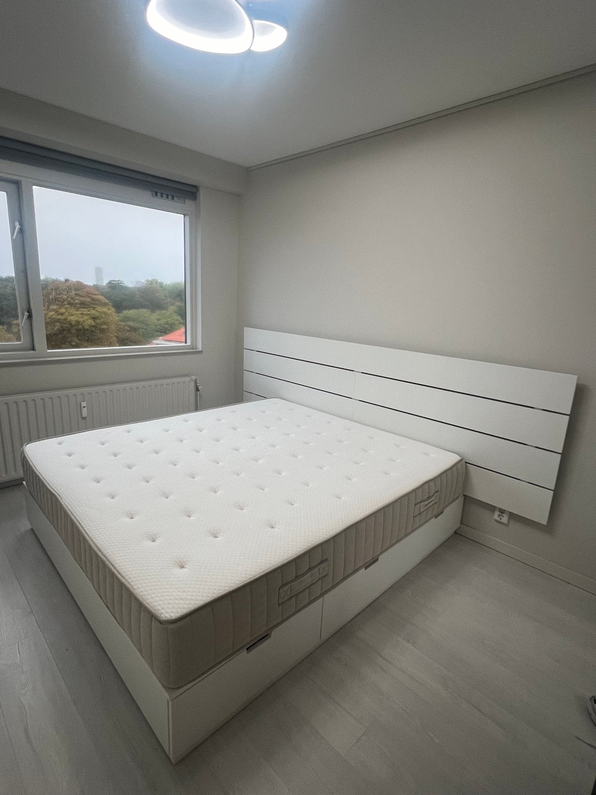 Ikea NORDLI Bedframe met VATNESTRÖM matras 180x200 cm, Ophalen, Wit, Tweepersoons, Zo goed als nieuw