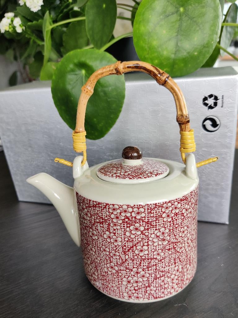 Chinees theepotje met bamboo hengsel., Overige typen, Nieuw, Ophalen of Verzenden, Overige stijlen