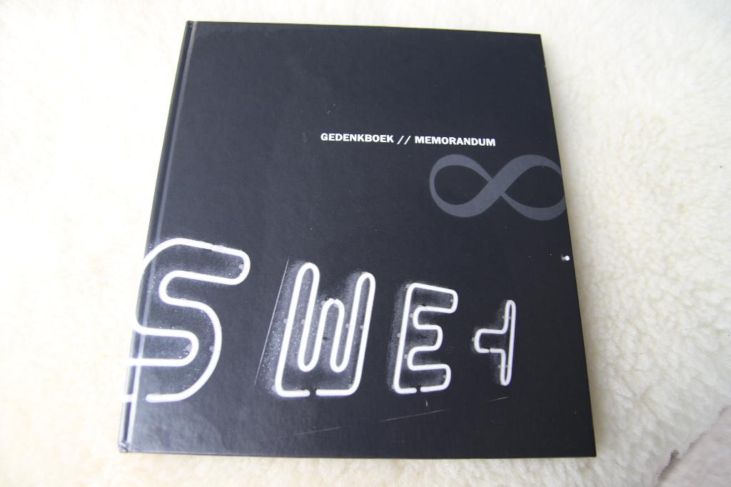 Swet gedenkboek/memorandum., Boeken, Ophalen of Verzenden, Gelezen