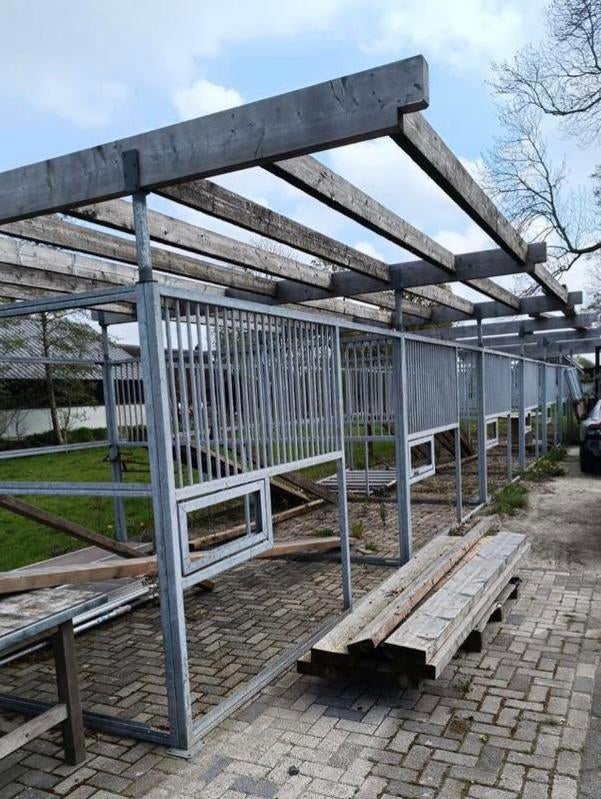 6 paardenboxen van 3,5x3,5 en twee extra voorwanden, Dieren en Toebehoren, Stalling en Weidegang, Stalling, 4 paarden of pony's of meer