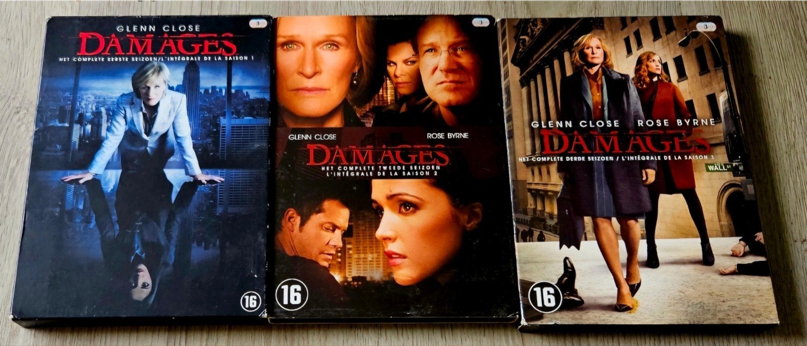 Damages - Seizoen 1, 2 & 3 (DVD Boxsets), Cd's en Dvd's, Vanaf 16 jaar, Ophalen of Verzenden, Zo goed als nieuw, Thriller