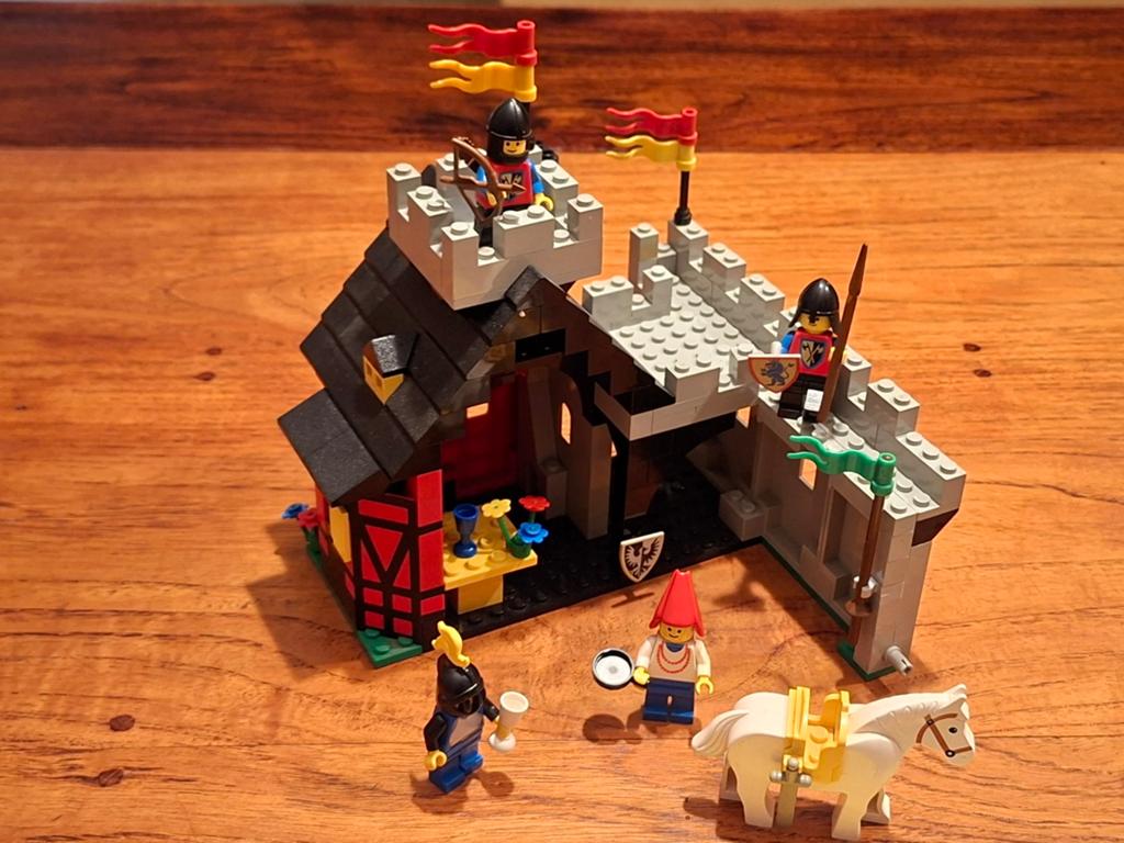 LEGO 10000 KNIGHTS LEGENDS CASTLE LION  COMPLEET, Lego, Ophalen of Verzenden, Zo goed als nieuw, Castle
