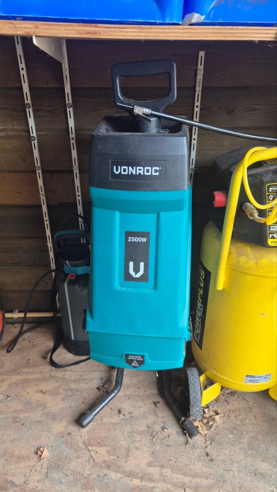 VONROC Hakselaar 2500W - Krachtige Tuinhakselaar, Ophalen of Verzenden, Gebruikt, Elektrisch, VONROC