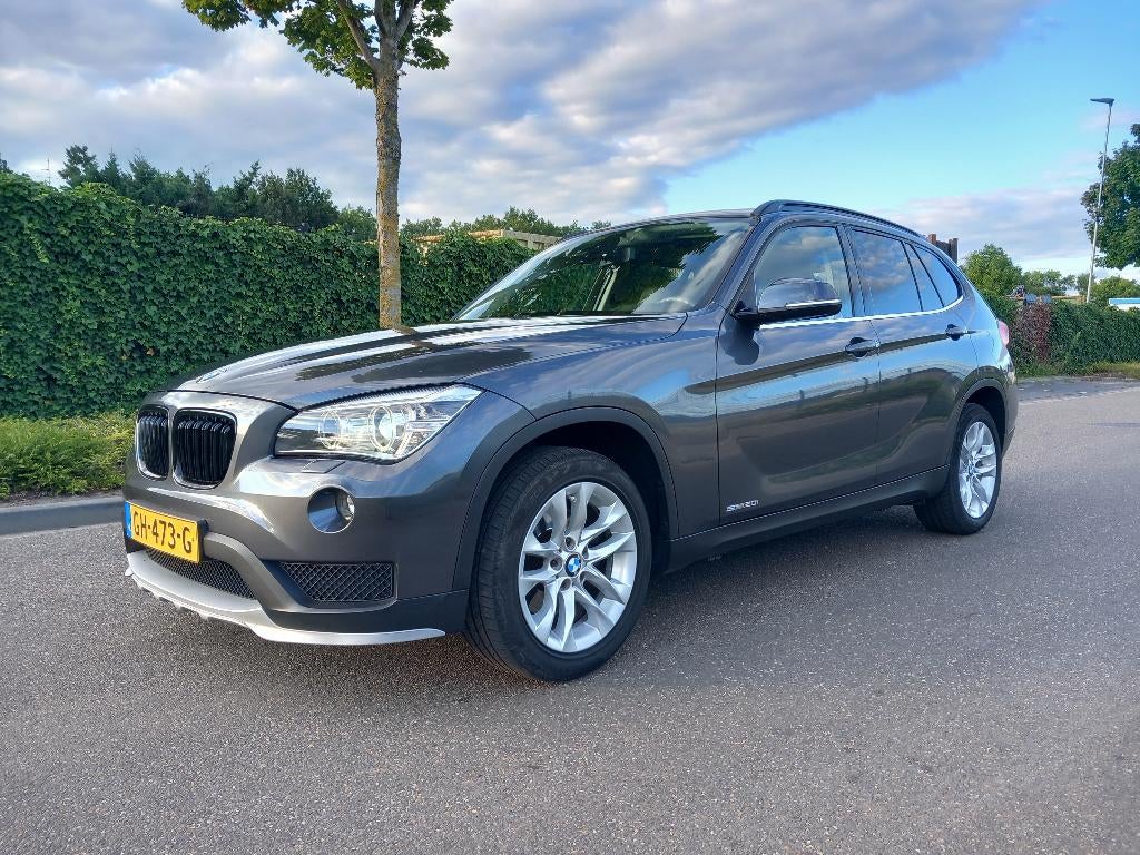 BMW X1 Sdrive 2.0I AUT8 184pk gr navigatie lederen bekleding, Auto's, 1800 kg, 4 cilinders, 1485 kg, Particulier