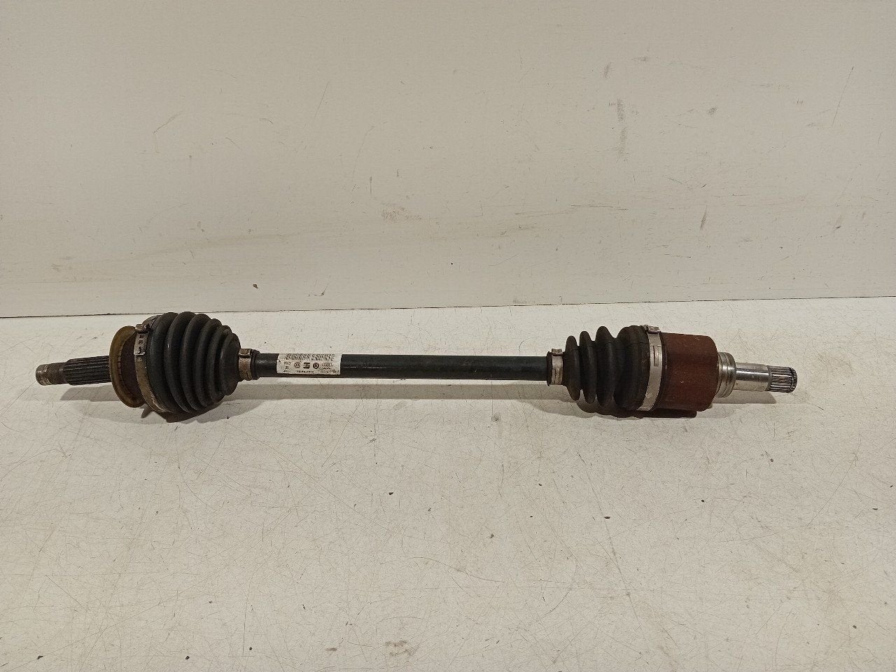 Aandrijfas links voor Volkswagen Up, Onderdelen@venauto.nl, Van der Ven Autorecycling B.V., Gebruikt, Ettenseweg 76, 4706 PB Roosendaal, The Netherlands