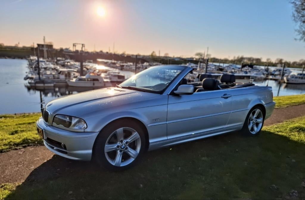 BMW 3-Serie 320 Cabriolet AUT 2001 Grijs, Auto's, Achterwielaandrijving, Zwart, Cabriolet, 4 stoelen