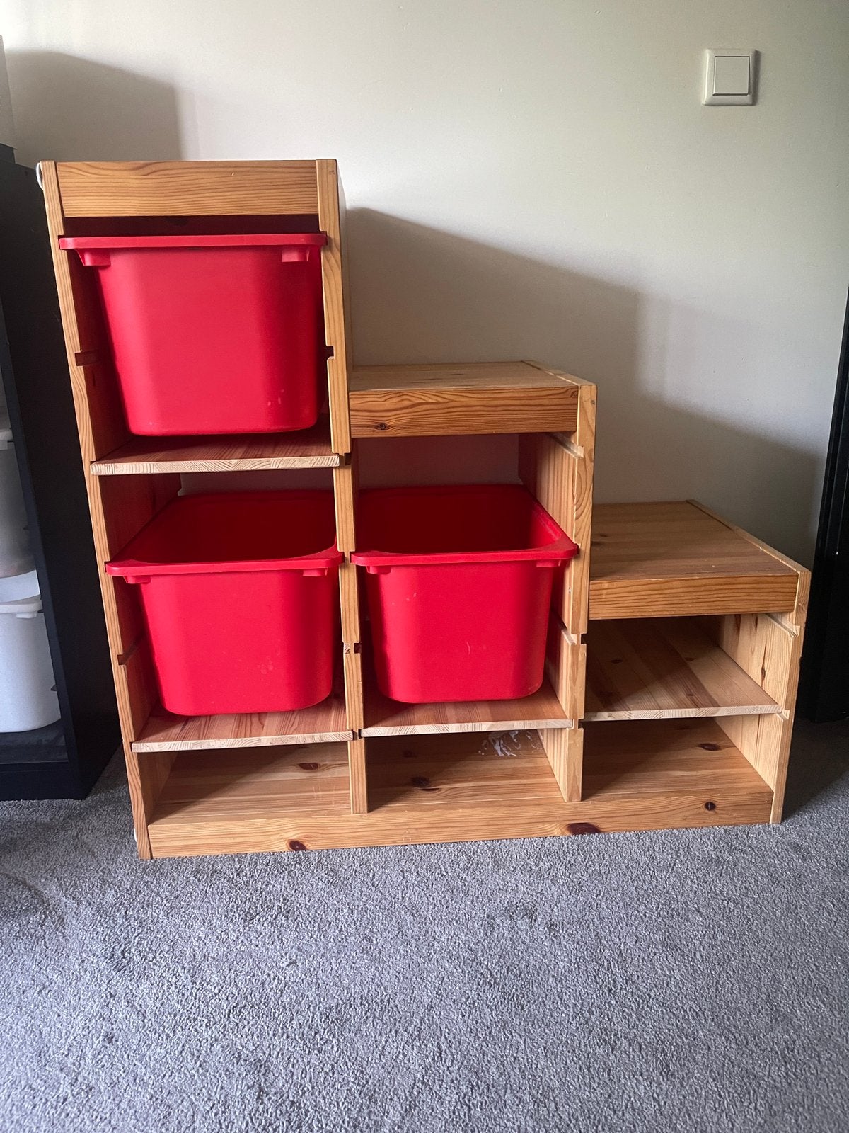 IKEA TROFAST opbergkast met drie rode bakken, Ophalen, Zo goed als nieuw, 75 tot 100 cm, Minder dan 50 cm