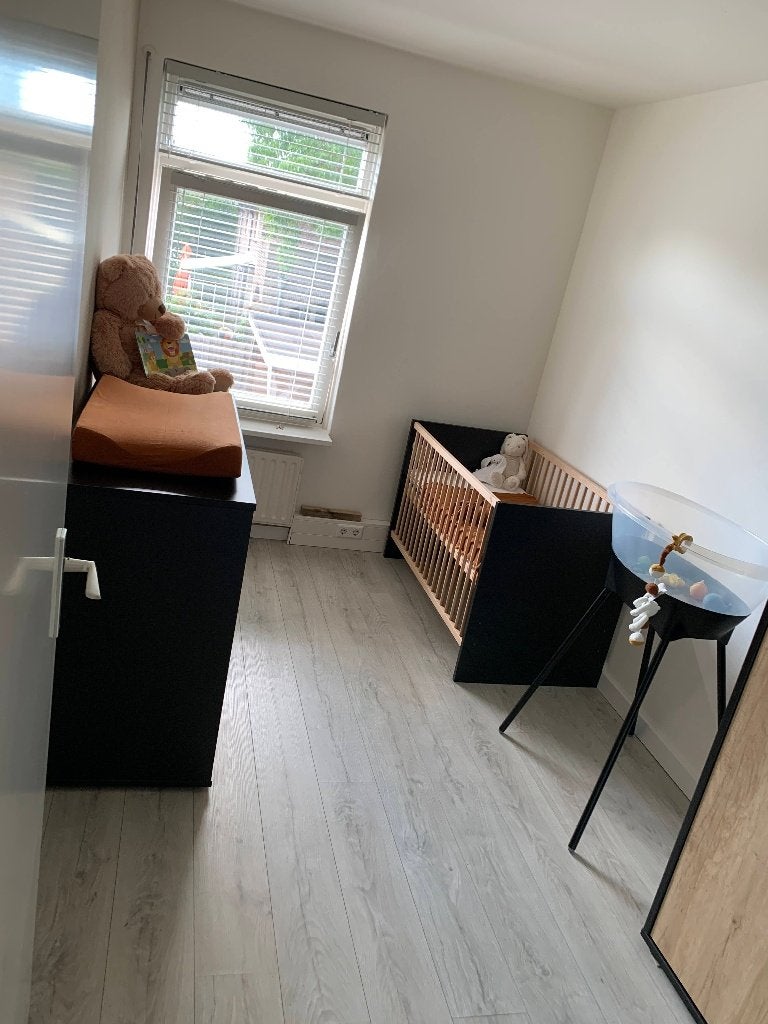 Complete kinderkamer (zwart | commode, ledikant, kast), Ophalen, Gebruikt, Jongetje of Meisje