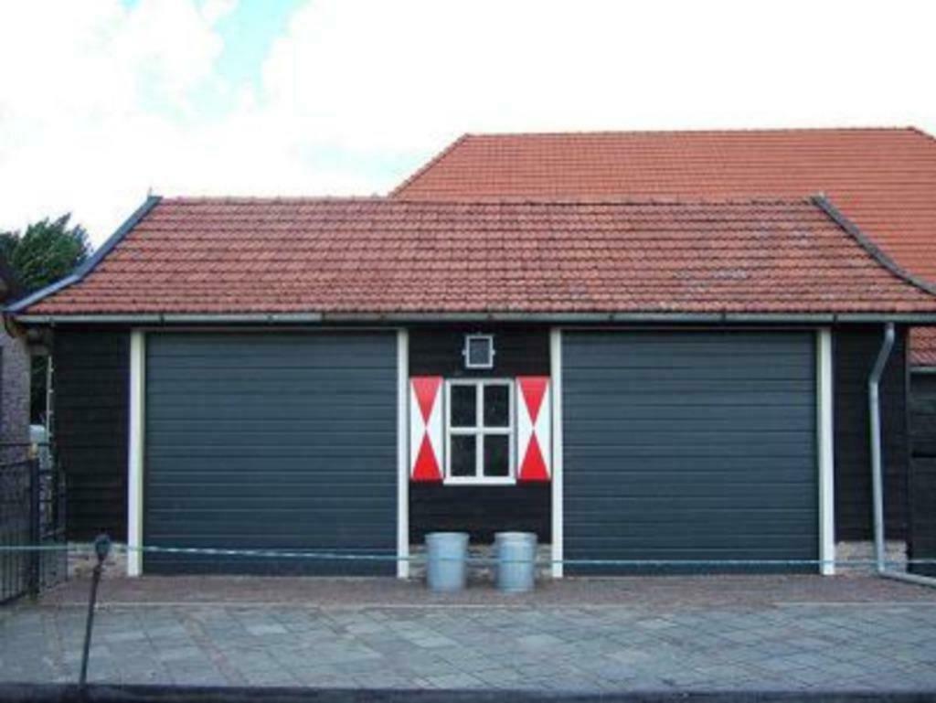 Garagedeuren Geisoleerde sectionaaldeuren, Diensten en Vakmensen, Garantie, Onderhoud of Restauratie