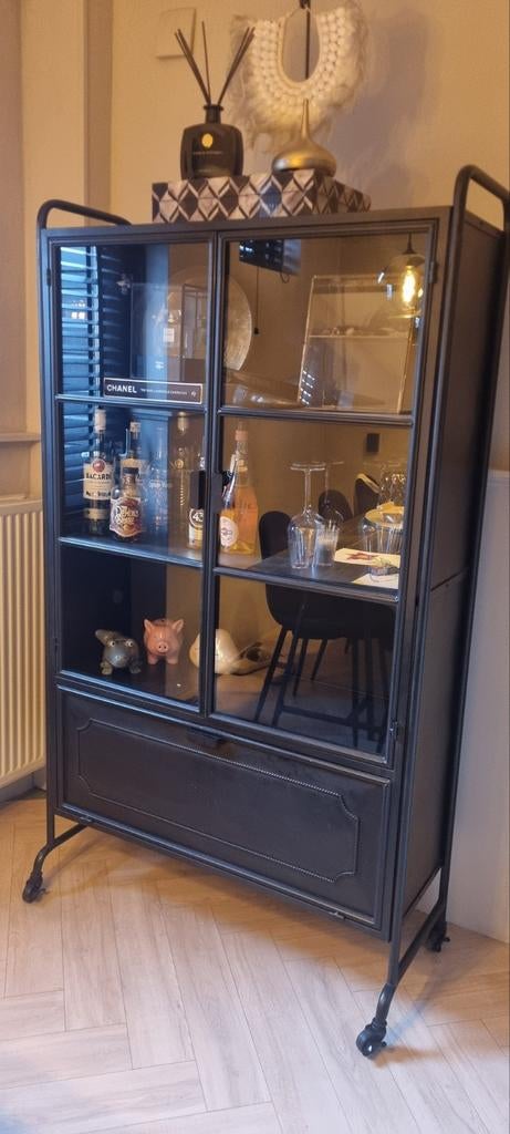 industriële zwarte metalen kast, Ophalen, Gebruikt, Met deur(en), 50 tot 100 cm