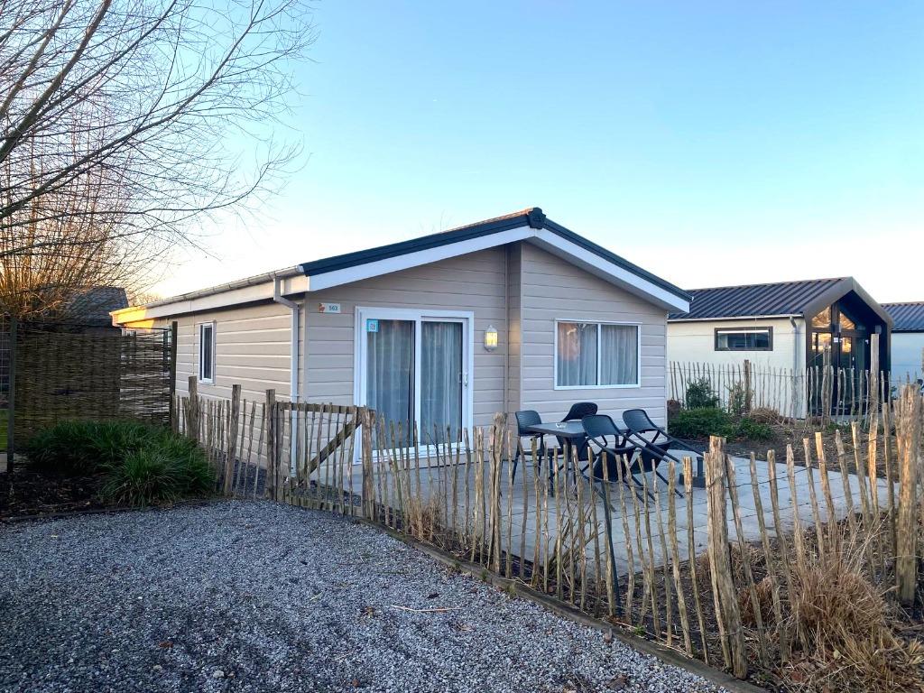 Resort Zuiderzee Luxe Recreatiewoning Chalet Hackfort 4-pers, Huizen en Kamers, Recreatiewoningen te koop, 60 m², Bungalow, Flevoland