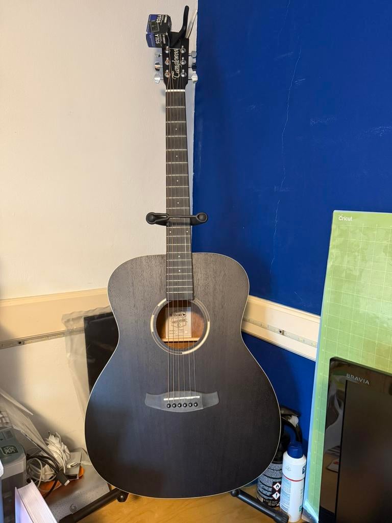 Gitaar in niewstaat + Accessoires, Ophalen, Zo goed als nieuw, Western- of Steelstringgitaar