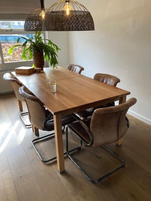 Twee strakke kersenhouten eettafels 100 X 100 cm., Huis en Inrichting, Ophalen, Gebruikt, 50 tot 100 cm, 50 tot 100 cm