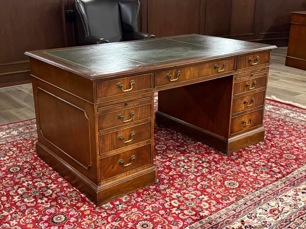 Klassiek Engels bureau #619, Ophalen of Verzenden, Zo goed als nieuw
