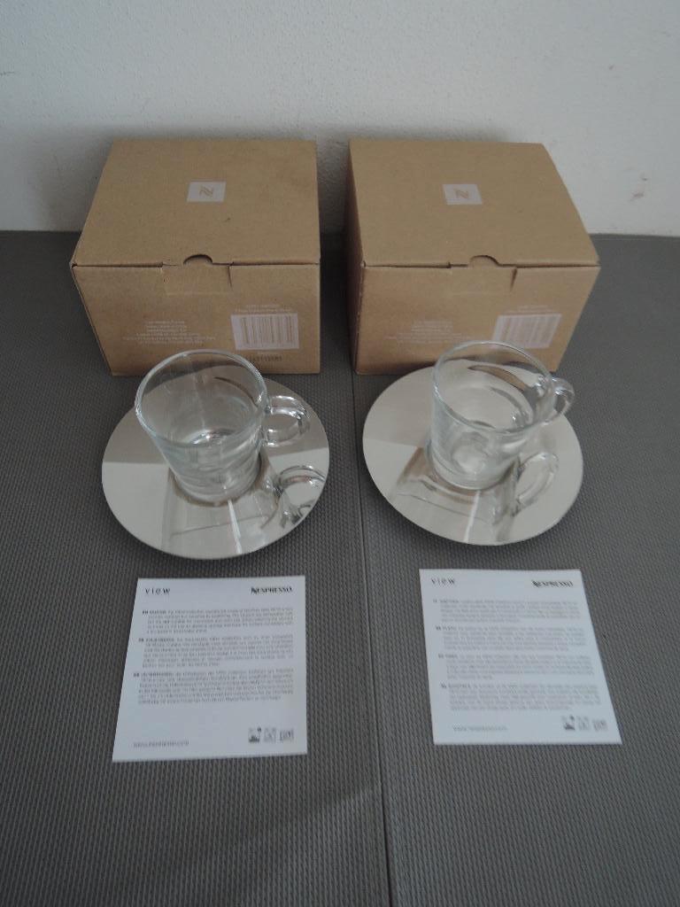 Twee nieuwe Nespresso espressokopjes met schotels, Huis en Inrichting, Nieuw, Ophalen of Verzenden, Glas, Overige stijlen