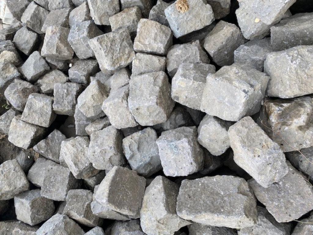 Kinderkopjes / basaltkeien, Ophalen of Verzenden, Gebruikt
