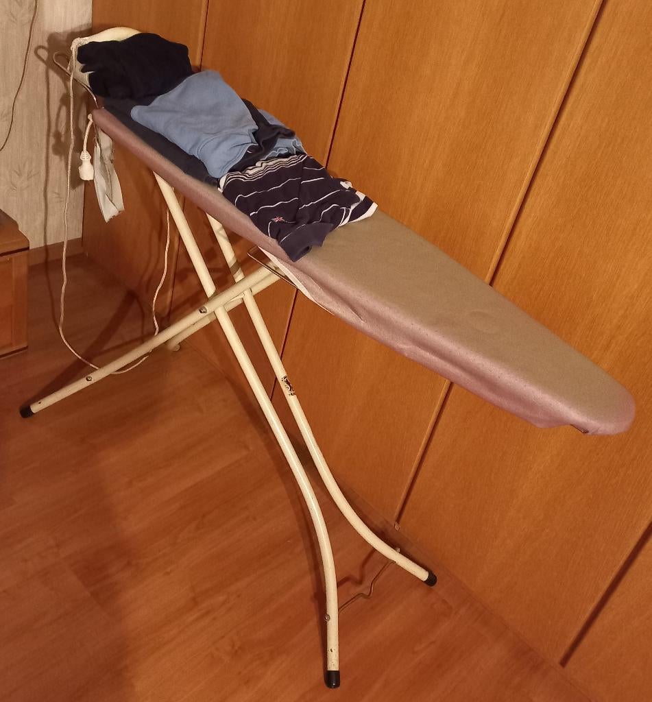 klassieke Brabantia strijkplank , in goede staat en complee, Witgoed en Apparatuur, Strijkijzers en Strijkplanken, Ophalen, Gebruikt