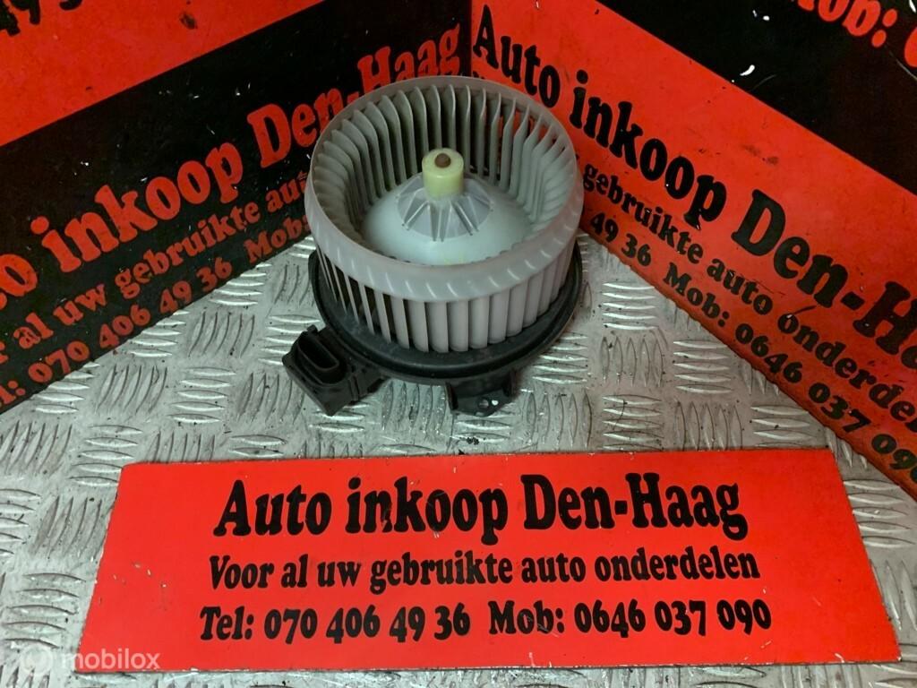Suzuki Swift - Yaris ('05-'10) Kachelmotor AV2727000311, Ophalen of Verzenden, Gebruikt, Suzuki