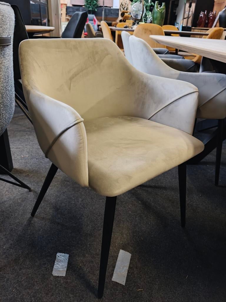Grijze Matti Stoel (outlet), Ophalen, Nieuw, Stof, Vijf, Zes of meer stoelen