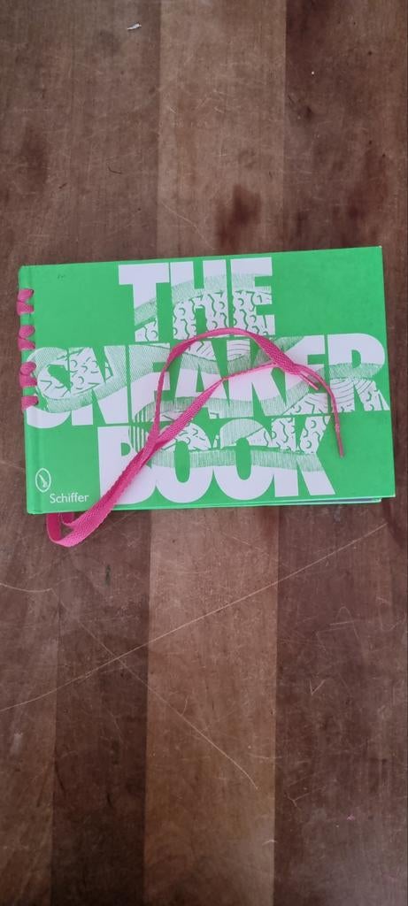 The Sneaker Book - Schiffer, Ophalen of Verzenden
