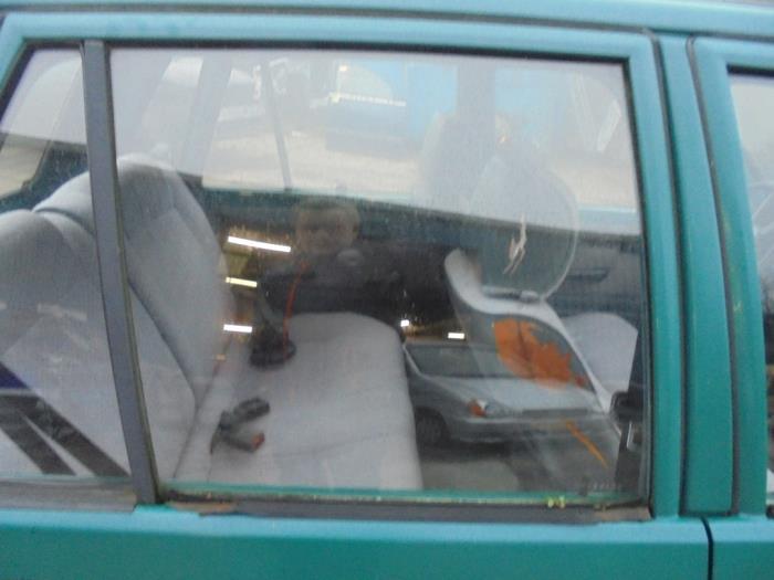 Portierruit 4Deurs rechts-achter van een Suzuki Alto, Auto-onderdelen, Ruiten en Toebehoren, Suzuki, Gebruikt, 3 maanden garantie
