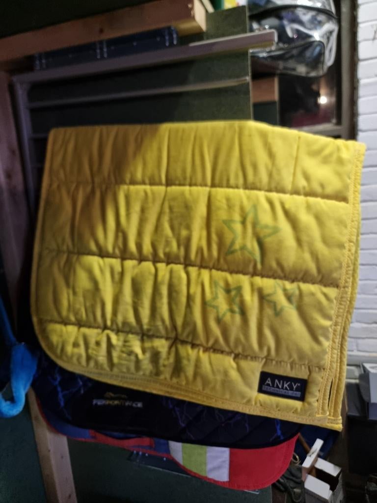 Anky suede dek, Ophalen of Verzenden, Zo goed als nieuw