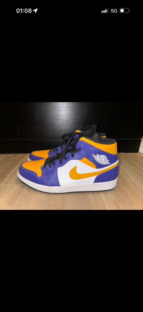 Jordan 1 mid, Ophalen, Zo goed als nieuw, Sneakers of Gympen