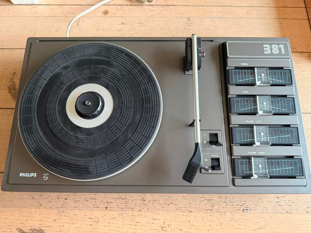 Philips 381 draaitafel met ingebouwde versterker zie foto’s, Audio, Tv en Foto, Platenspelers, Zo goed als nieuw, Philips, Ophalen of Verzenden