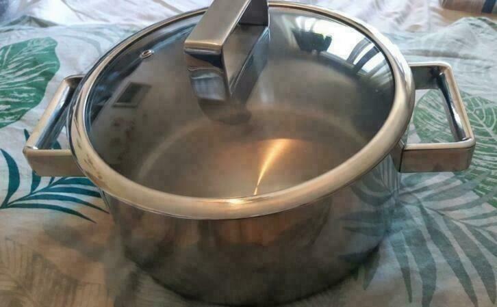 NIEUW: Sola triply kookpan met glazen deksel, diameter 20 cm, Ophalen of Verzenden, Nieuw, Aluminium
