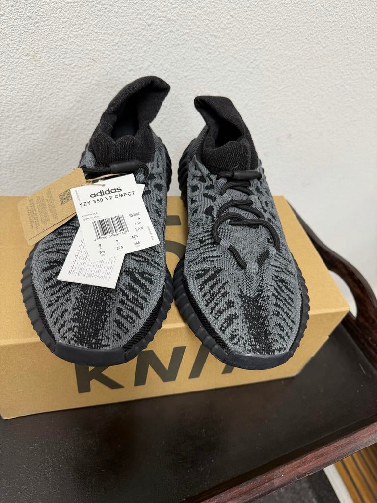 Adidas Yeezy Boost 350 V2 CMPCT Slate Carbon, Kleding | Heren, Schoenen, Ophalen of Verzenden, Nieuw, Zwart, Sneakers of Gympen