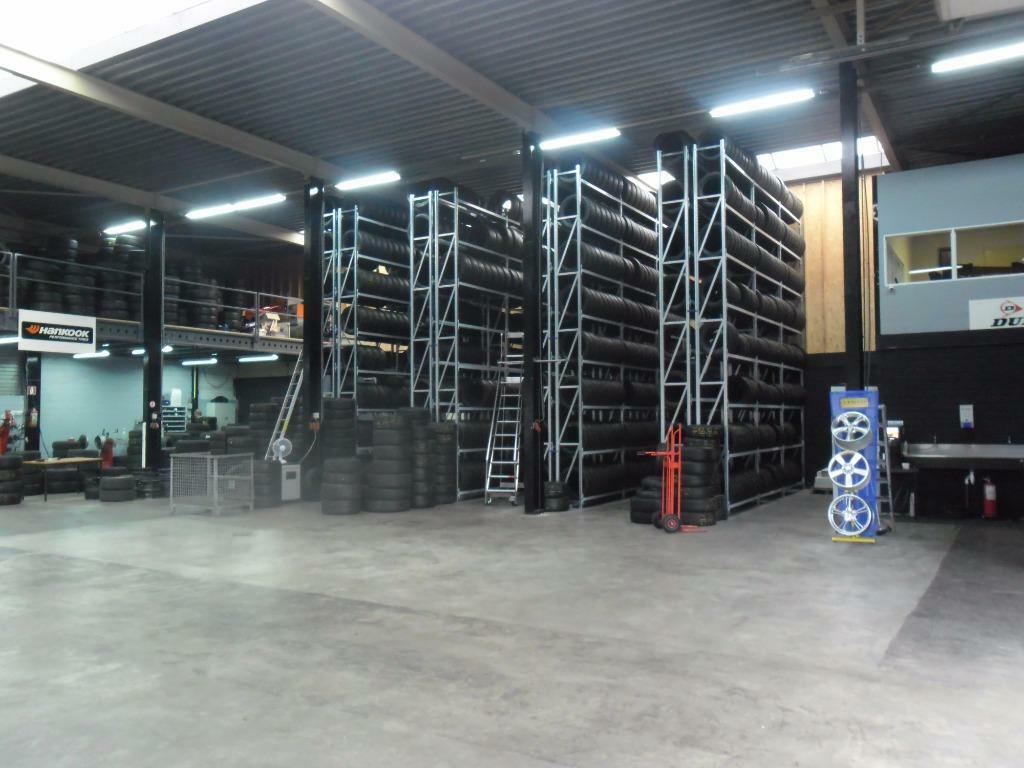 10 T/M 21 INCH GEBRUIKTE BANDEN MET MIN 80 % PROFIEL