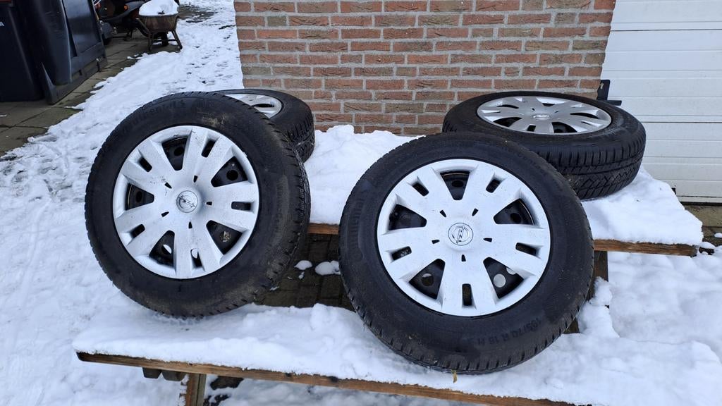 4 st winterbanden 195/70 R16 met velg, Auto-onderdelen, Banden en Velgen, Ophalen, 16 inch, Banden en Velgen, Winterbanden