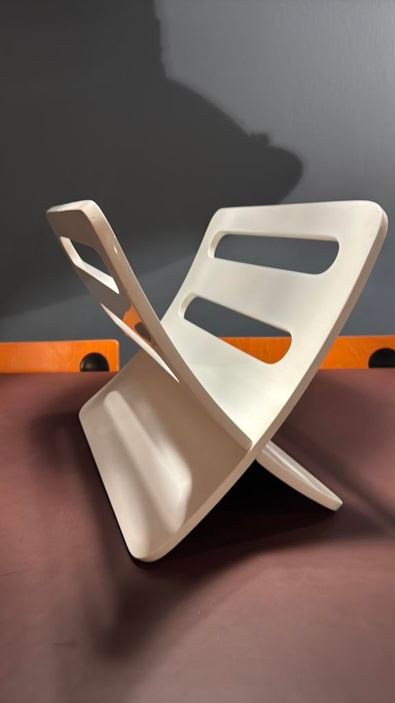 Vintage Kare Design wit houten glanzend tijdschriftenrek.611, Ophalen of Verzenden, Huis en Inrichting