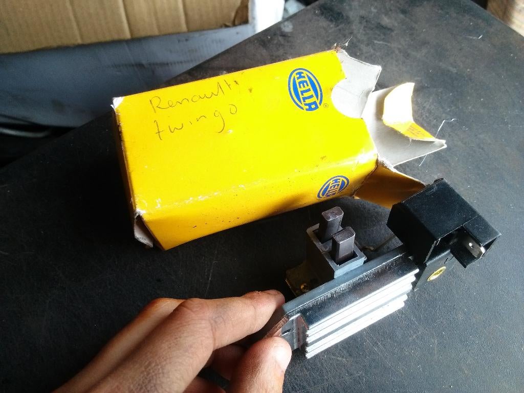 spannings regelaar dynamo van Renault twingo, Ophalen of Verzenden