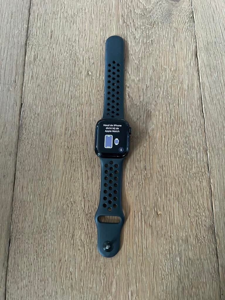 Apple watch series 7 - Nike edition + oplaadsnoertje, Sieraden, Tassen en Uiterlijk, Smartwatches, Zwart, IOS, Ophalen of Verzenden