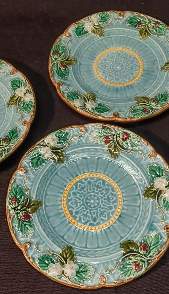 Majolica turquoise bordjes aardbei, Antiek en Kunst, Antiek | Keramiek en Aardewerk, Ophalen of Verzenden
