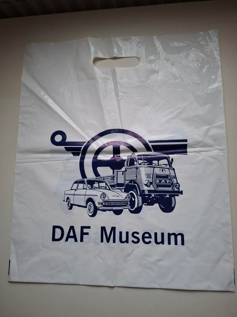 Verzamelitems DAF tasjes Daf museum of Daf XF 105, Ophalen of Verzenden, Auto's