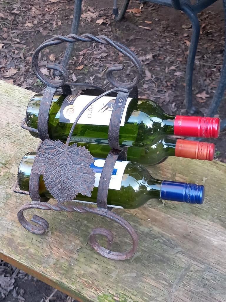 Metalen wijnrek voor 3 flessen, Huis en Inrichting, Woonaccessoires | Wijnrekken, Gebruikt, Ophalen of Verzenden, Minder dan 5 flessen