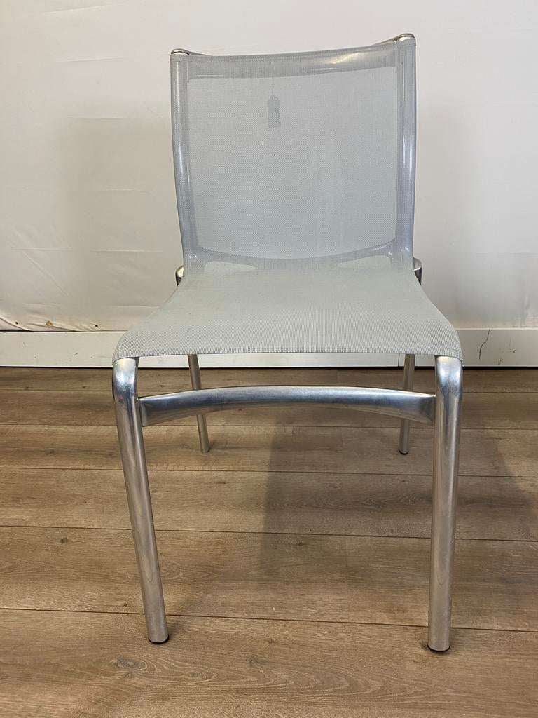 Alias eetkamerstoel grijs netweev/ aluminium poten, Huis en Inrichting, Stoelen, Ophalen, Zo goed als nieuw, Grijs, Eén