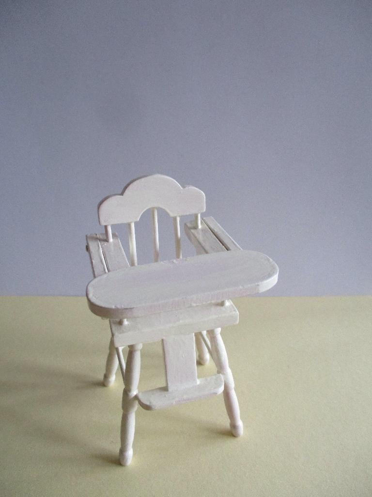 poppenhuis kinderstoeltje, Ophalen of Verzenden, Gebruikt, Decoratie