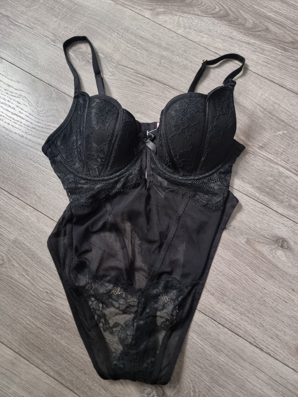 Kattreya dames Body zwart Hunkemöller, maat 70 C, Nieuw (JM5, Ophalen of Verzenden, Zwart, Body of Korset
