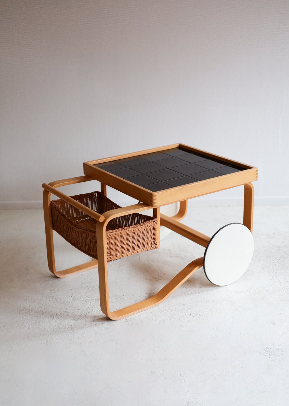Alvar Aalto theewagen/ barcart model 900, jaren 50, Ophalen, Vintage design, 50 tot 100 cm, Pim@tijdperk.eu  leyla@tijdperk.eu